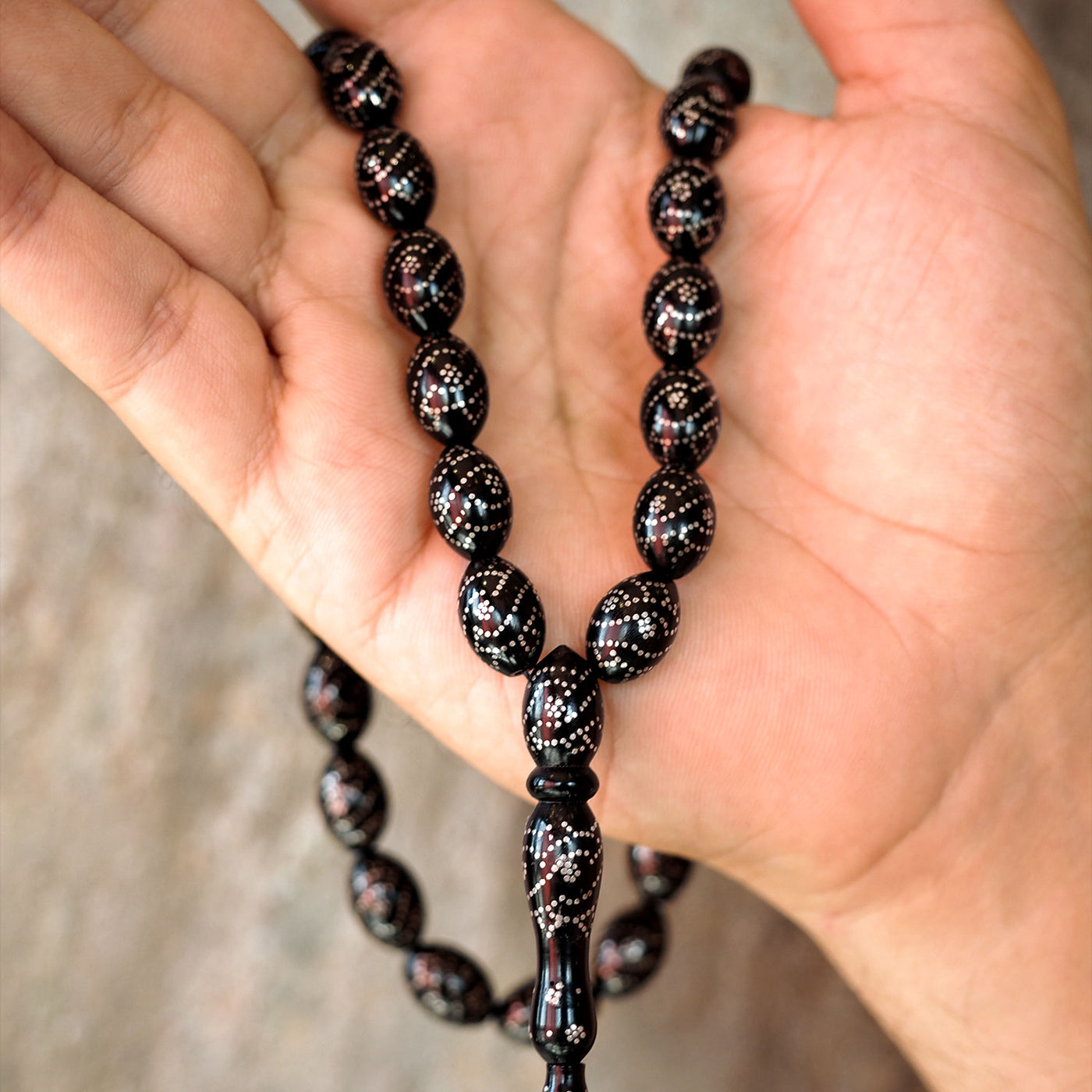 Gümüş Çakımlı İnce İşçilikli Kuka Tesbih (Siyah Ton) - WATD079