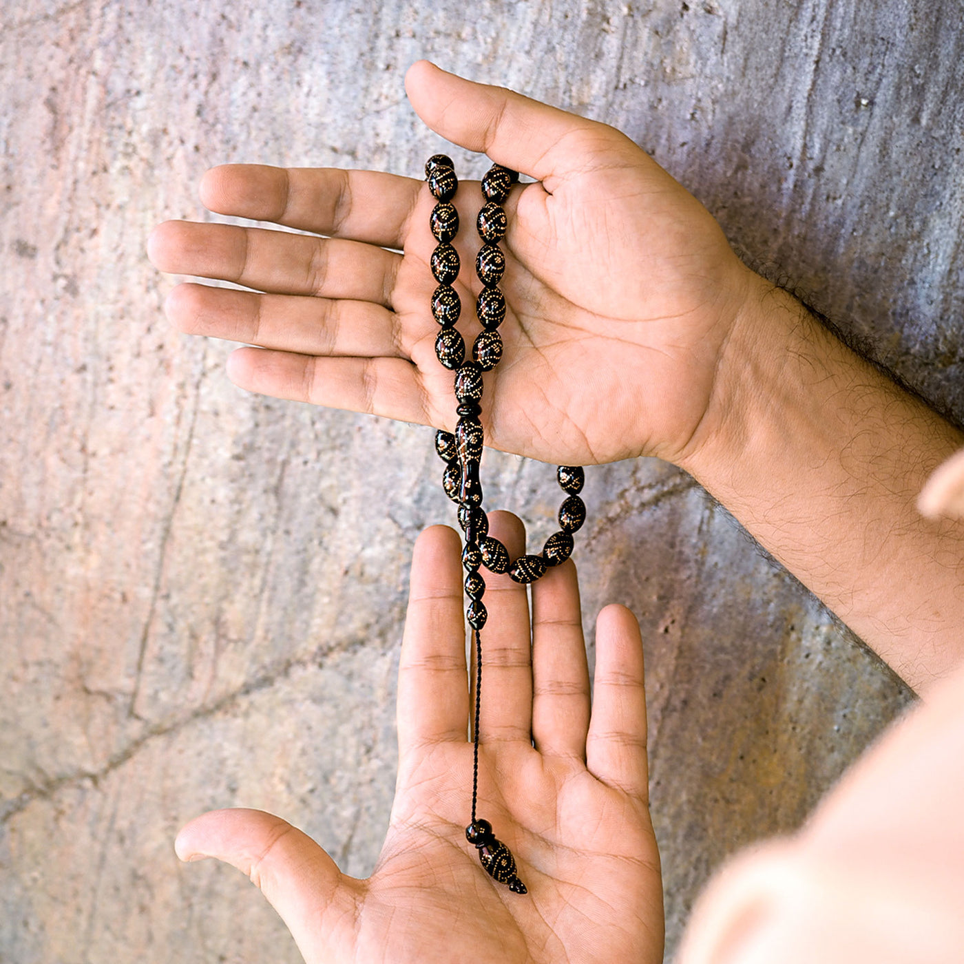 Gümüş Çakımlı İnce İşçilikli Kuka Tesbih (Siyah Ton) - WATD079