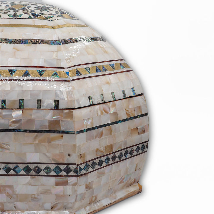 El Yapımı Desenli Sedef Mozaik ve Abalone İşlemeli Ahşap Kutu - WAAH471