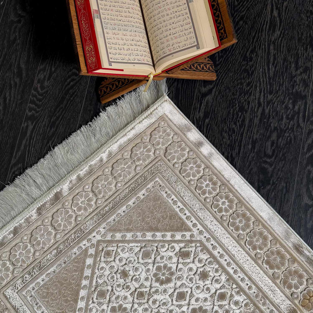 Özel Kutulu Hediyelik Namaz Seti (Seccade ve Kur’an-ı Kerim) - WABOX005
