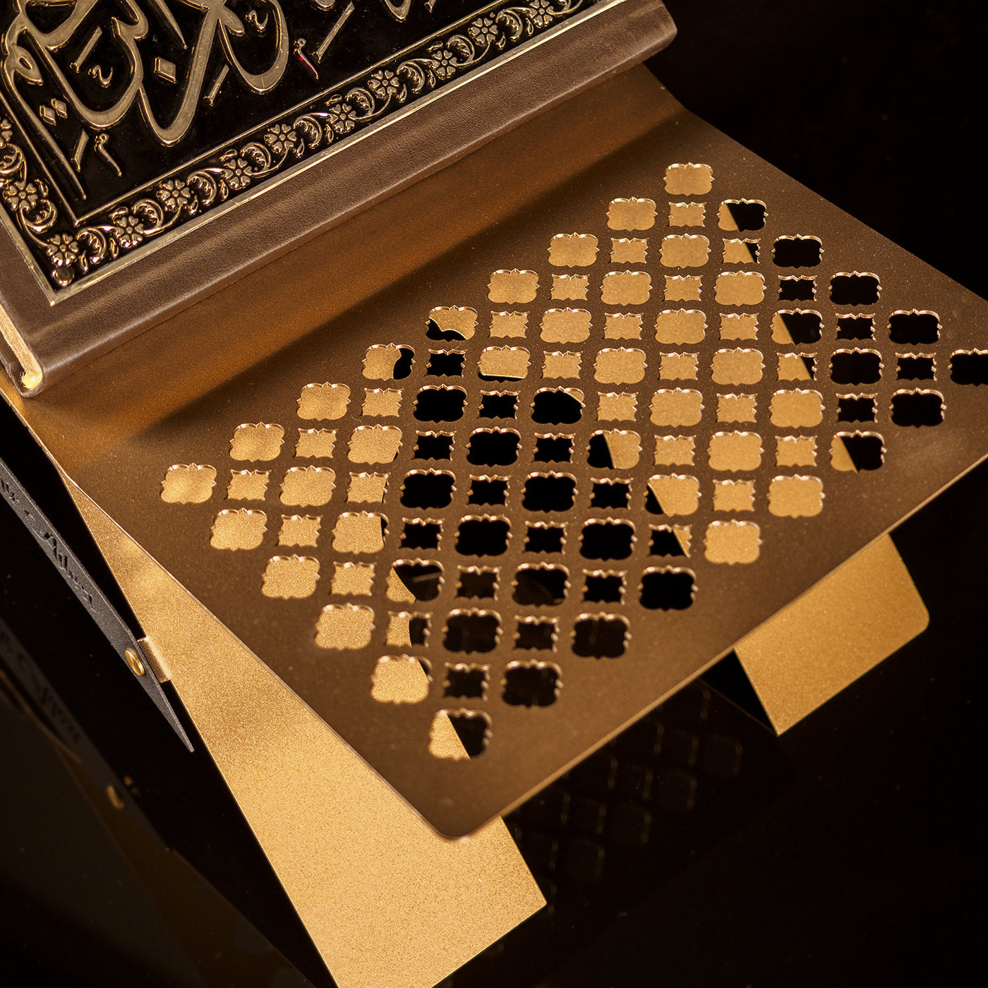Metal Hilal Quran Holder - WAMH122