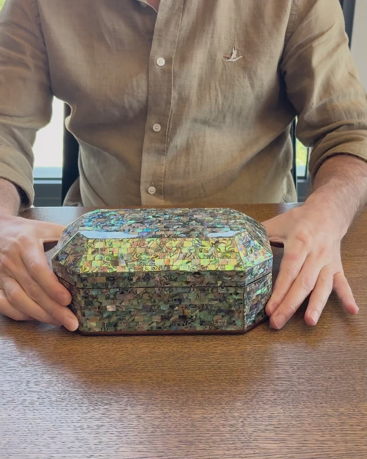 Özel El Yapımı Sedef Abalone İşlemeli Ahşap Kutu - WAAH245