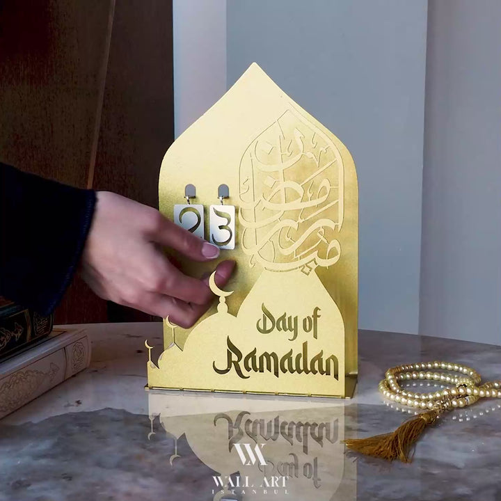 "Day of Ramadan" Yazılı Metal Masaüstü Ramazan Takvimi ve Mumluk - WAMH185