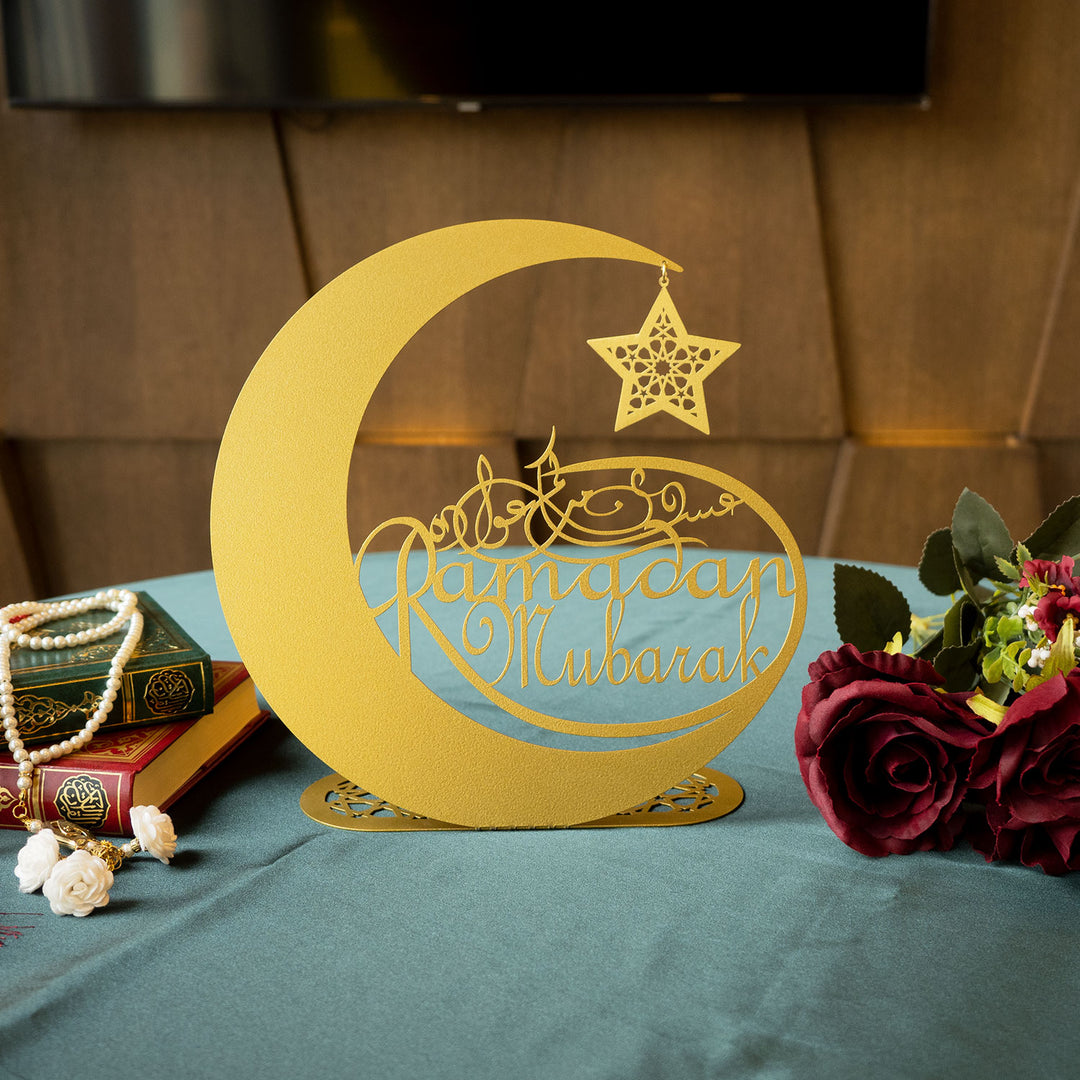 Ramadan Mubarak Yazılı Metal Masaüstü Ramazan Dekoru - WAMH118
